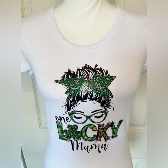 No Boundaries Custom St. Patrick’s Day Lucky Mama Scoop Tee Juniors Small (3-5) - Picture 8 of 12